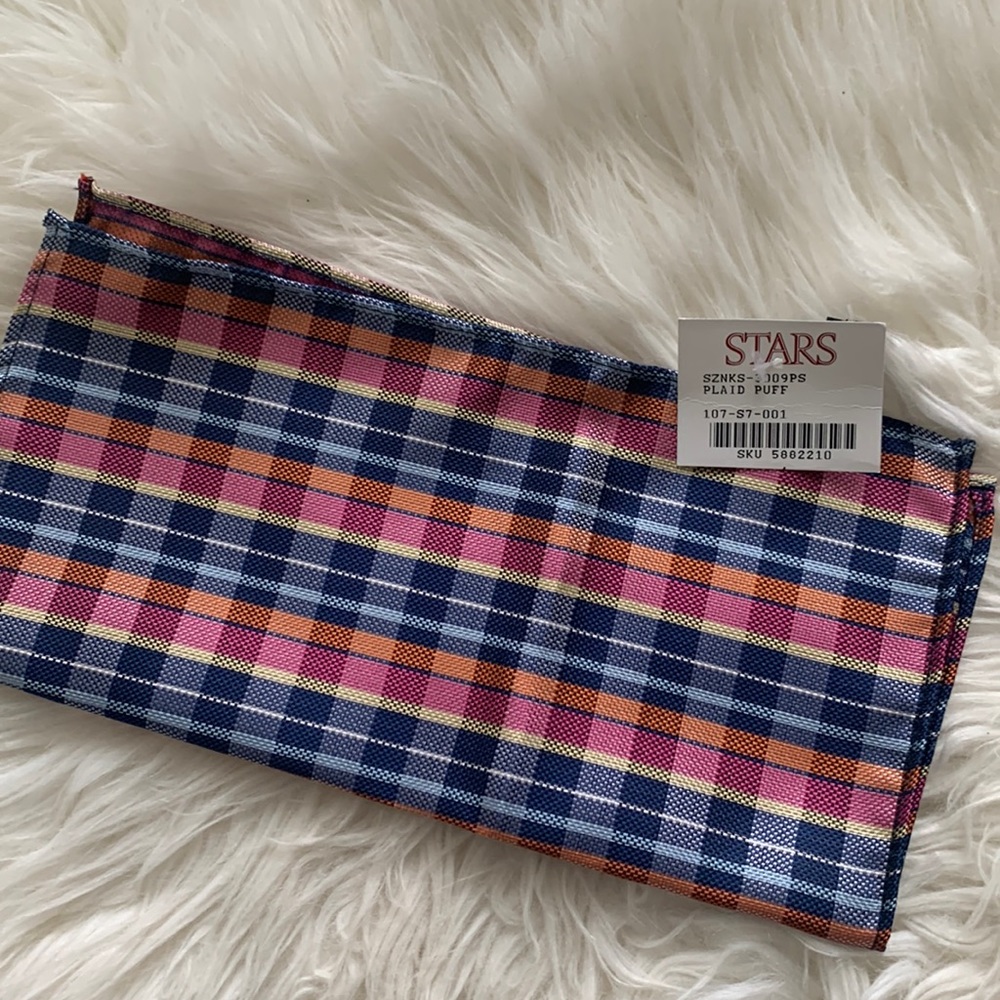 3/$15 BNWT Textured Pocket Square